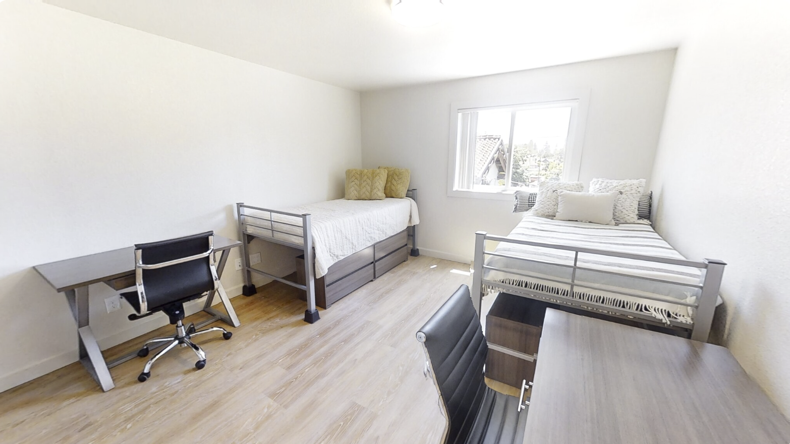 Furnished single/double for the summer!